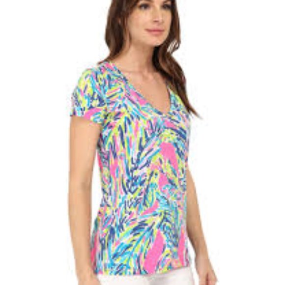 Lilly Pulitzer Tops - Lilly Pulitzer Michele print v-neck tee small